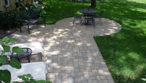Willow Creek Lakeshore Blend Patio in Minnetrista