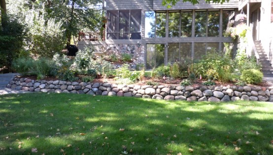 Boulder wall and landscape in Edina