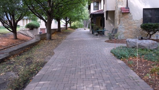 Paver driveway in Minneapolis 11 years after installation