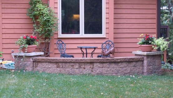 Versa-lok Harvest bleand free standing retaining wall with Pillars in Eden Prairie