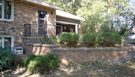Versa-lok Chestnut retaining wall in Bloomington