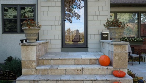 Travertine Veneer Stoop in Minneapolis